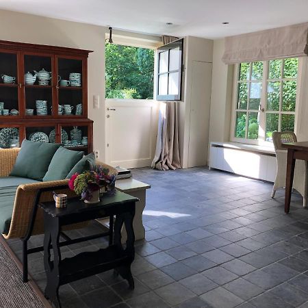 Schilde Cottage - voor als u er even uit wil, gaat renoveren, verhuizen of als tijdelijke home office Buitenkant foto