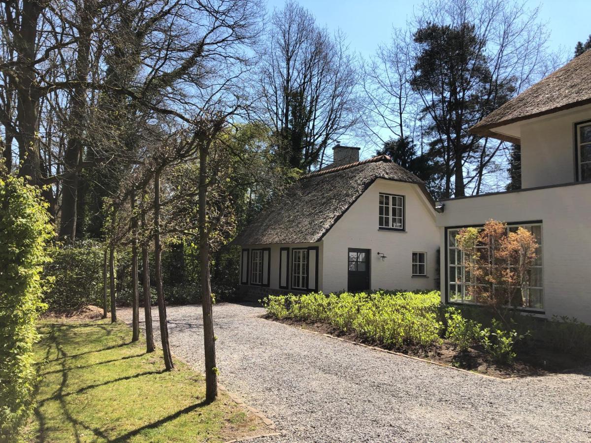 Schilde Cottage - voor als u er even uit wil, gaat renoveren, verhuizen of als tijdelijke home office Buitenkant foto